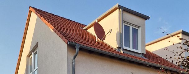 Sofort einziehen statt bauen: 5-Zi.-DHH, 140m² Wfl., 180m² Nfl., Effizienz. A, Keller, Garten, 4 PKW – Haus