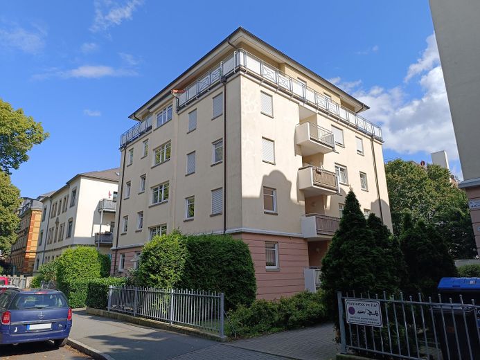 Dresden-Cotta – prov.frei, ruhige, mod. 1 Zi.-Whg. mit Balkon, sep. Küche mit Einbauten u. TG Stpl. – Hausansicht