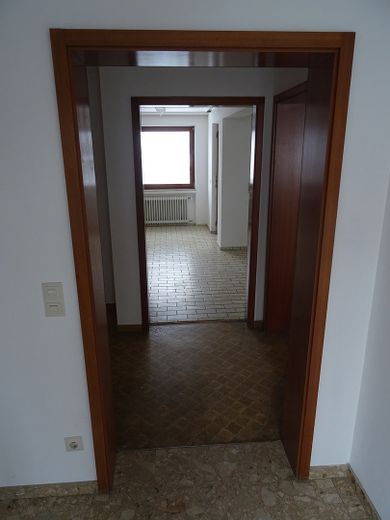 Helle 3,5 Zimmer Wohnung 1. OG mit Balkon, Stellplatz, Garten in 72348 Rosenfeld Heiligenzimmern ab sofort zu vermieten – Foto 2