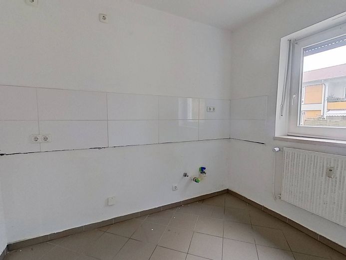 Moderne 3-Zimmer-Erdgeschosswohnung mit TERRASSE in Roding – Ansicht I: Küche