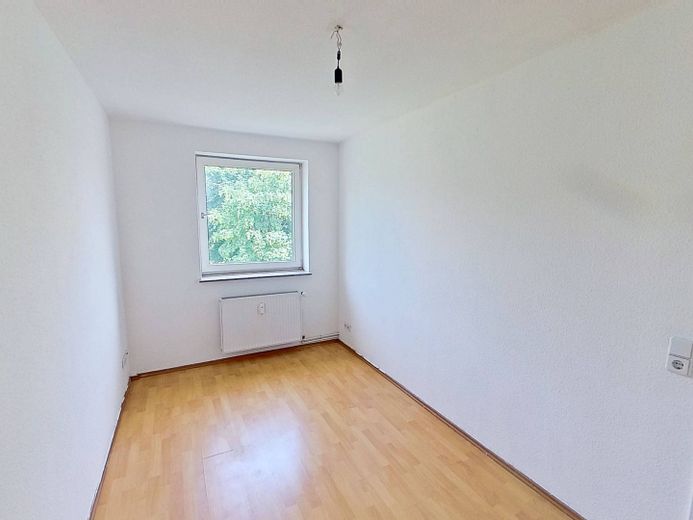 Minden-Dankersen: Odnowione mieszkanie 3-pokojowe z BALKONEM – Ansicht I: Schlafzimmer II