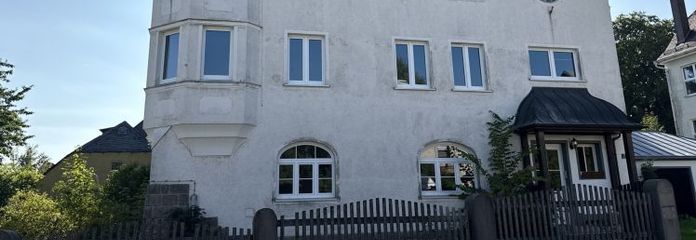 Villa in Kirchenlamitz (Sanierungsgebiet) - Nutzfl. ca. 470 m² - Grst. ca. 1.050 m² - sanierungsbedürftig - Doppelgarage
