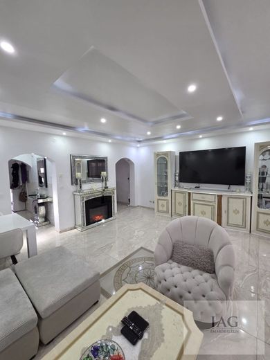 Exklusives Reihenmittelhaus – Wohnzimmer-EG-Bild1