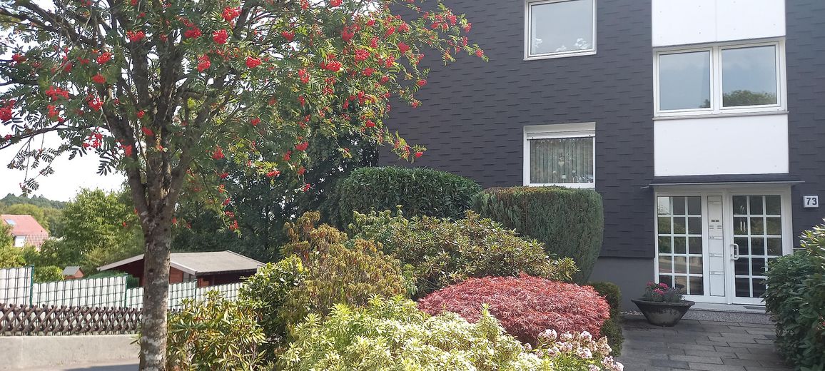 Sonnige Maisonettewohnung – Hauseingang