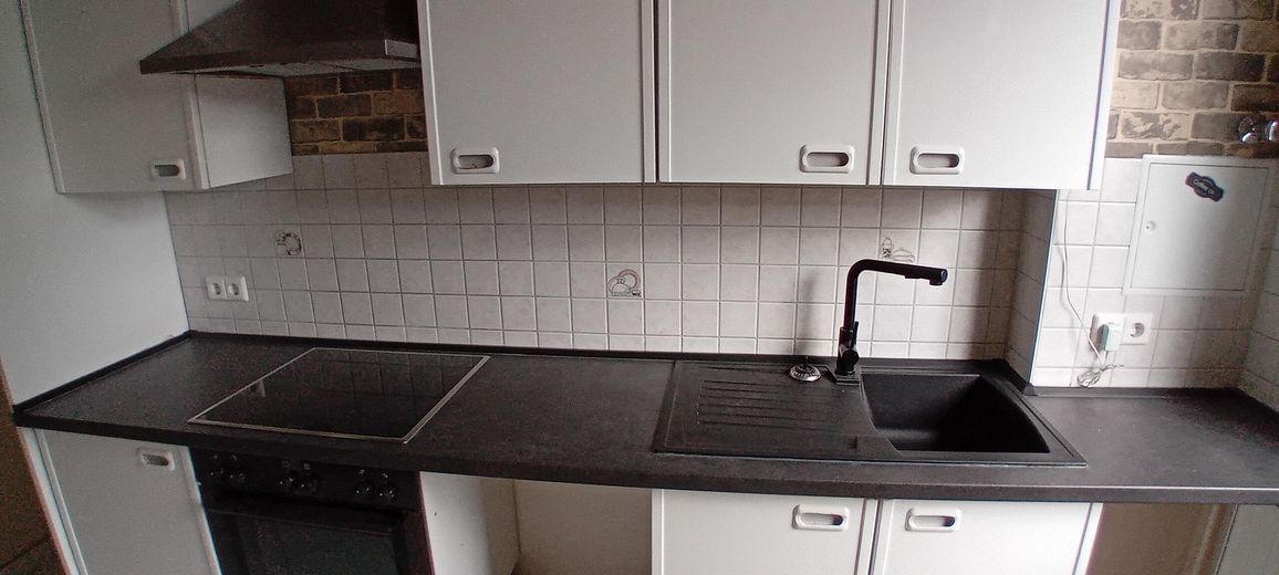 Leegstaande 2-kamerwoning, balkon, nabij Britzer Garten – Küche