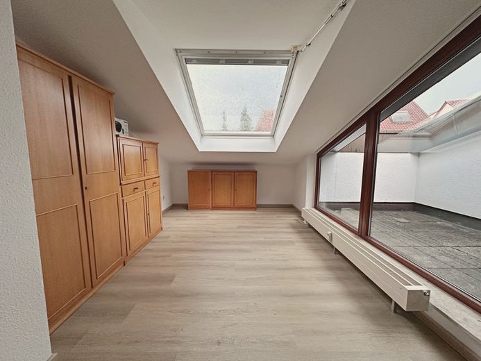 Cazip 2 odalı çatı katı dairesi (35 m2), huzurlu yerleşim bölgesinin kenarında, konfor ve mahremiyet garantisiyle – WJ-00185_bild_010.jpg