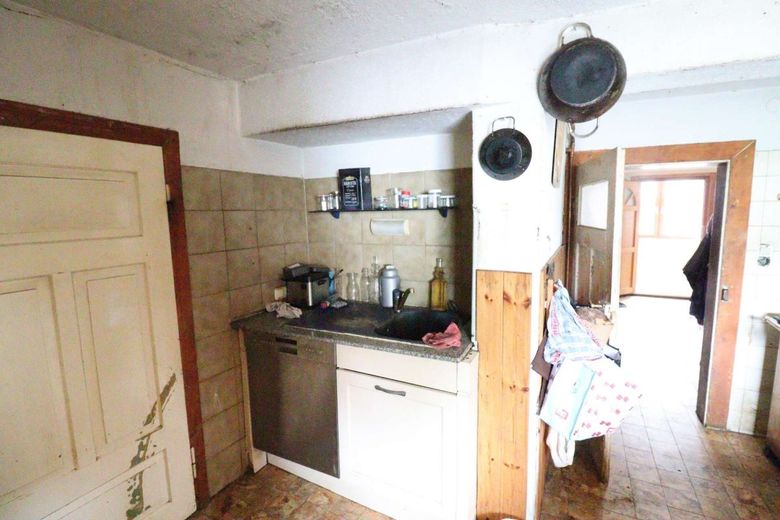 WRS Immobilien - käuferprovisionsfrei - Einfamilienhaus mit großer Scheune - Pelletheizung + Solar – Küche