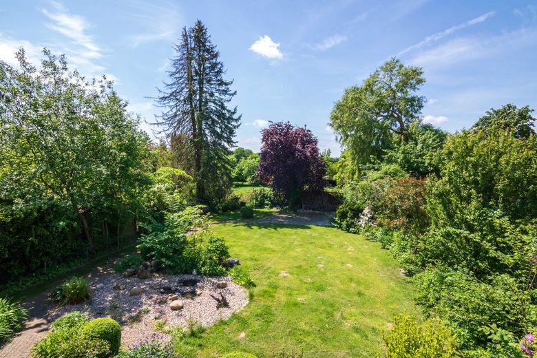 großer Garten