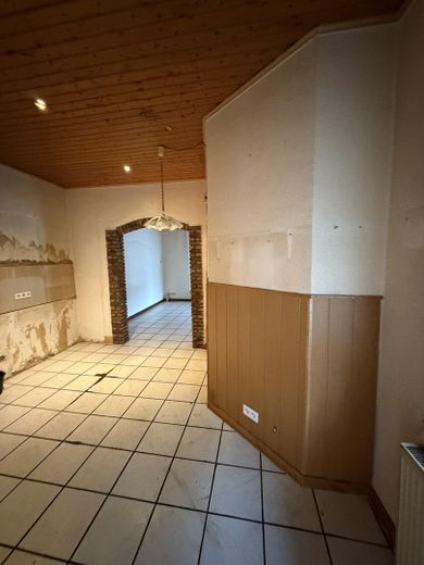 Großzügige 3-Zimmer-EG-Wohnung mit Renovierungsbonus – ideal für Handwerker / Eigenleistung – Foto 3