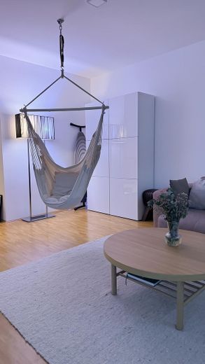 Modernes Townhouse am Rheinauer See – 5,5 Zimmer, 2 Terrassen, Garage & Top-Ausstattung – Wohnzimmer, Bild 2