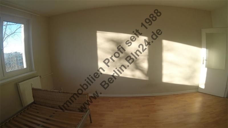 Ferien-Wohnung mit Wannenbad in Berlin - Friedrichshain wird neu möbliert Diele Kammer – G0040391