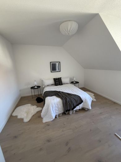 Erstbezug nach vollständiger Sanierung – Schlafzimmer