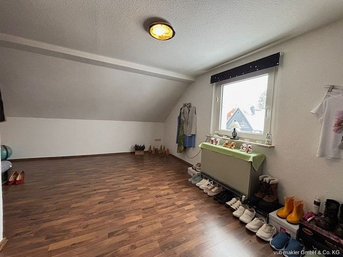 Solides, modernisiertes Einfamilienhaus in bevorzugter Wohnlage von Zell – VUB0002343-13