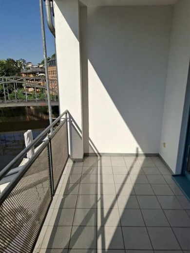 „Your morning coffee with river view – 3 rooms, loggia & unobstructed water location in Leipzig Plagwitz“ – Loggia nach Süden
