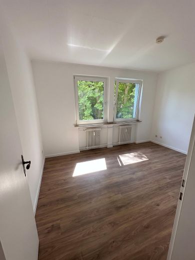 Volledig gerenoveerd 4-kamerappartement met balkon & lift – Foto 5