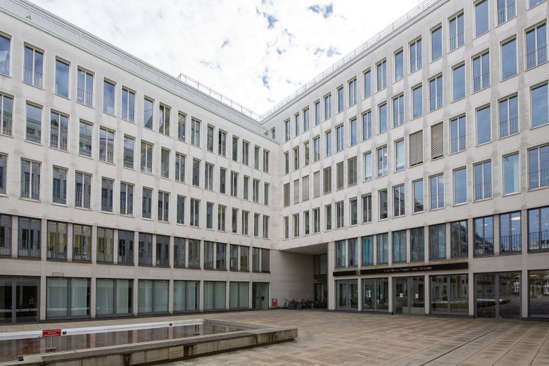 Pronájem kanceláře 1.011 m² – Foto 1