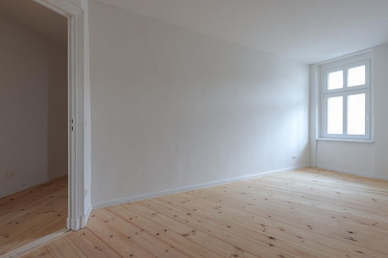 Kernsanierte Altbauwohnung mit Balkon am Schäfersee – Schlafzimmer