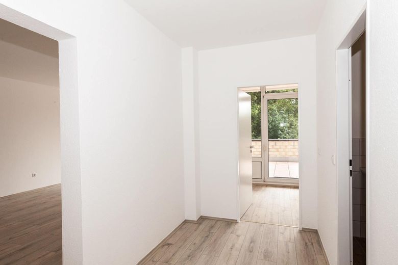 Luminoso appartamento di 4 locali in Lessingplatz – Flur