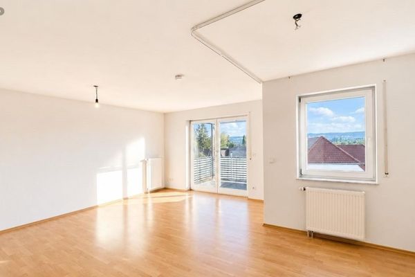 Zonnige 1,5-kamerwoning met balkon op het zuidwesten, inbouwkeuken en lift – Konstanz-Fürstenberg