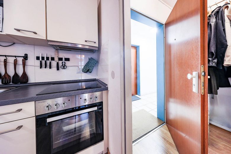 Commission-free 2-room apartment with balcony & garage in Konstanz – Wohnungseingang