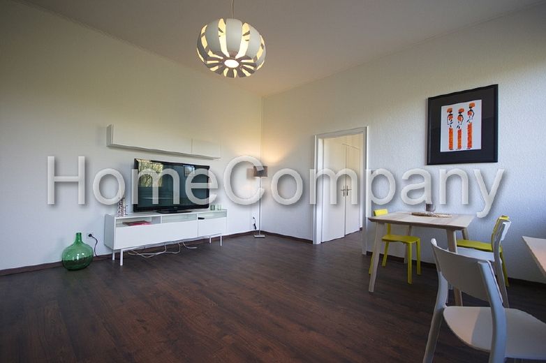 Modern und stilvoll gestaltete Wohnung in einer Altbauvilla auf einem parkähnlichen Grundstück Nähe Kemnader Stausee. – a6daaed838286676b127d9c7b8cc25d41d48d3c2.jpg