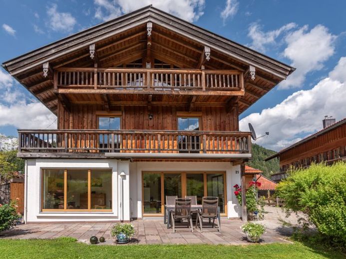 Entrate e sentitevi a vostro agio: casa unifamiliare di alta qualità, progettata con cura fin nei minimi dettagli – Photo 1