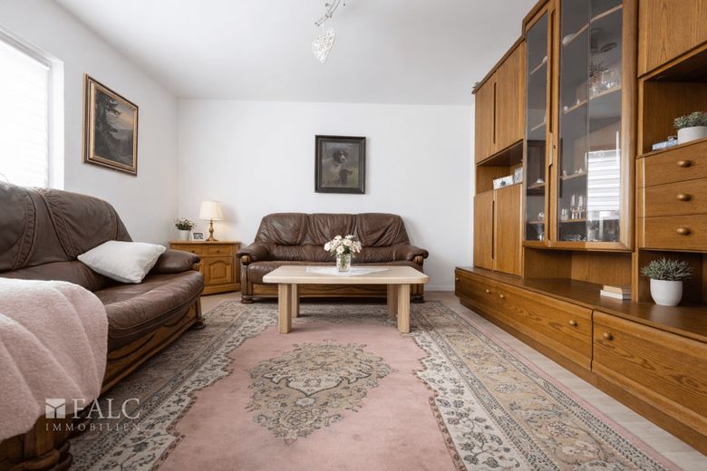 Langfristig investieren - VERMIETETE &amp; gepflegte 2-Zimmer-Wohnung mit Balkon in Top-WEG-Anlage – Wohnzimmer 2