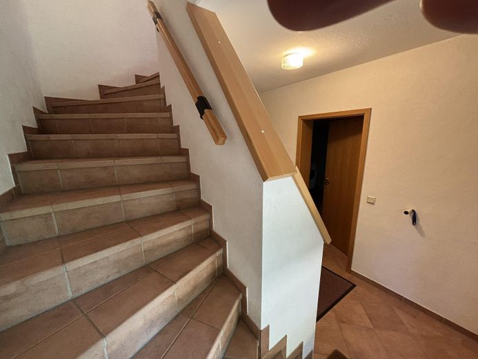 Versatile space wonder in a quiet prime location: your new home or a smart investment! – EG Treppenhaus
