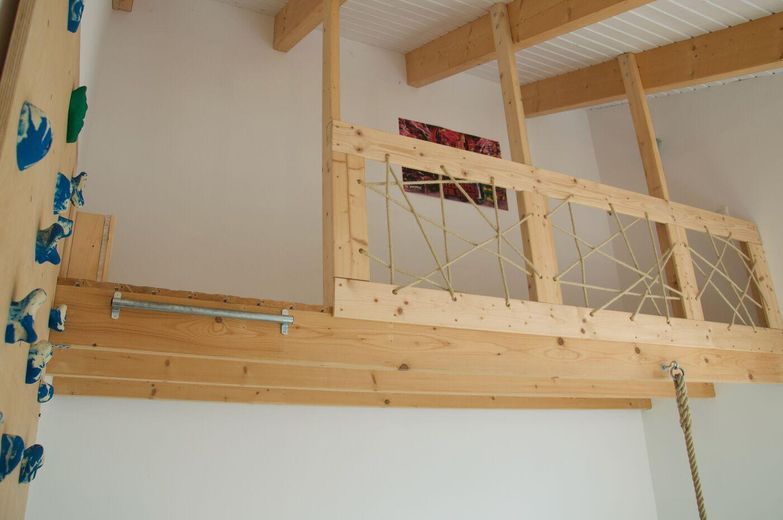 Haus am See mit Gründach – Hochbett (Kind)