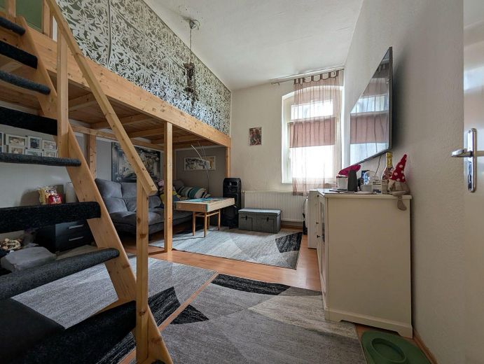 Centralne mieszkanie 1-pokojowe w Nauen – umeblowane, garaż i czynsz ryczałtowy wraz z prądem i kosztami dodatkowymi – Wohnbereich