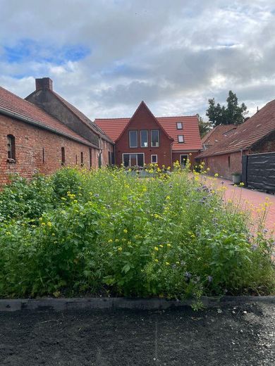 80 m² DG-Wohnung mit eigenem Eingang & Gestaltungsspielraum bei der Sanierung – Foto 9