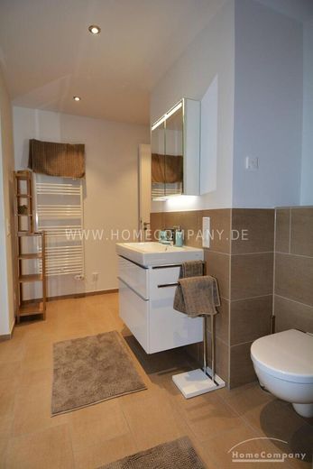 Möblierte Zwei-Zimmer-Wohnung in Kreuzberg mit Dachterrasse, Berlin – 69d7195e7cf9449e5c9f7e2151a19b5ffed3b721.jpg
