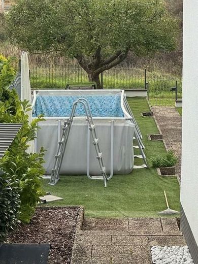 Schöner Wohnen war gestern - heute ist schöner leben - mit Pool, Sauna, ELW mögl! Ein Traumhaus! – 8 Pool von vorne aus gesehen