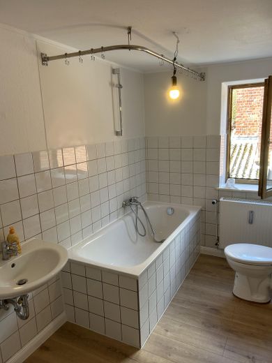 %8,6 getiri sağlayan, merkezi ve pastoral eski şehir konumunda çok aileli konut binası – Vollbad Wohnung 3