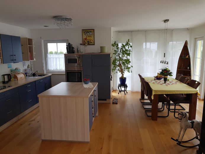 Luxus-Oase am Waldrand: Modernes A + Effizienzhaus mit Pool und Top Bahnanbindung! – Foto 12