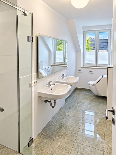 Luxueuze woning in Quickborn – 19_Duschbad OG