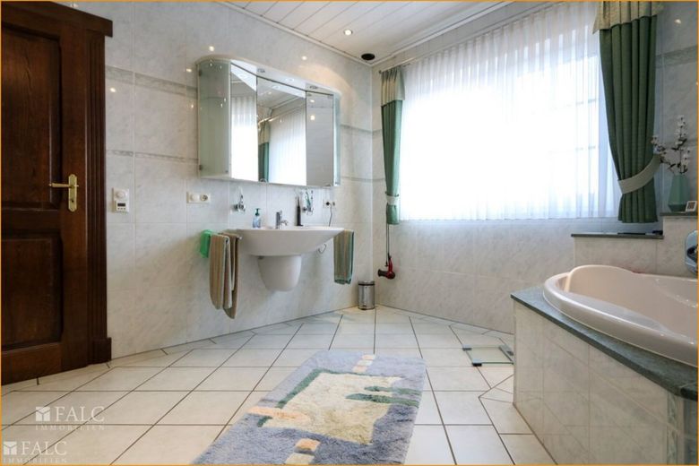 Wohntraum in ruhiger Lage – Badezimmer OG