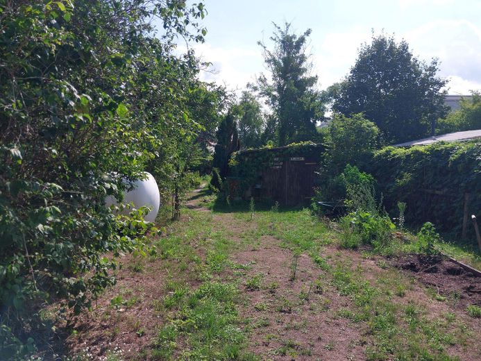 Özel kişiden nadir fırsat, Babelsberg-Süd’de imarlı arsa: 1.074 m² toplam alan, imar planı – Fotoğraf 3