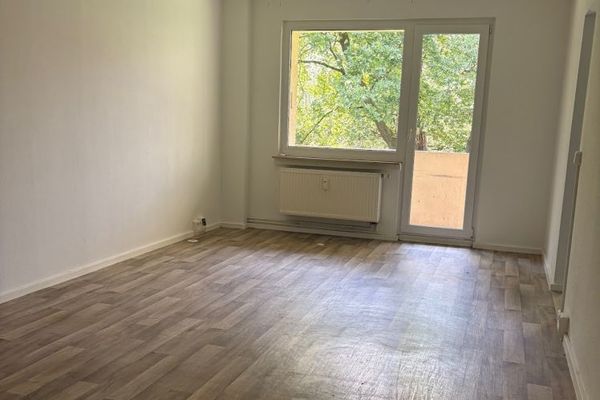 Erdgeschosswohnung mit Einbauküche ab sofort
