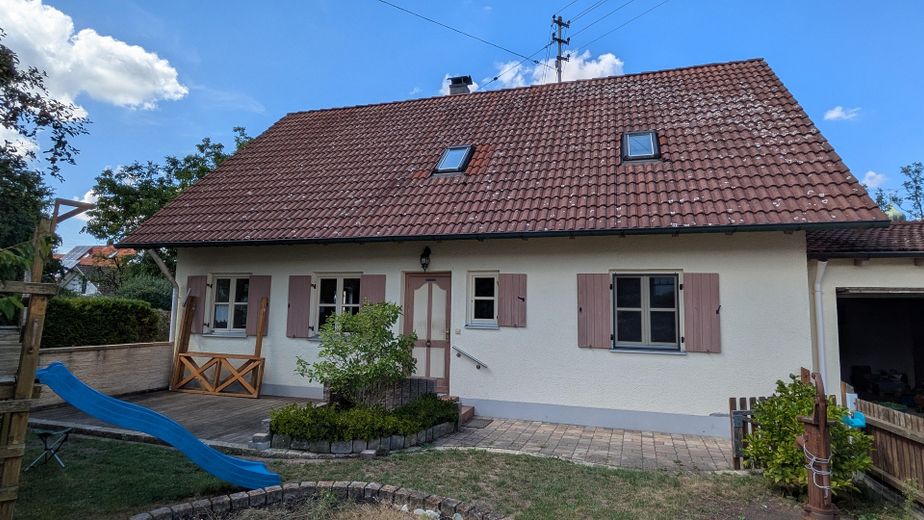 Affascinante casa indipendente in posizione tranquilla – vendita privata (senza agenzia) – Eingang auf der Ostseite