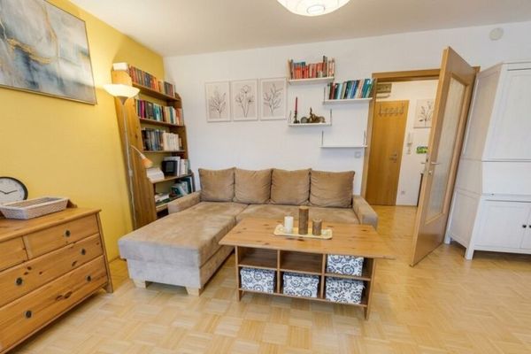 Vermietete 2-Zimmer-Wohnung mit 2 Balkonen & Tiefgarage in zentraler Lage in Freilassing