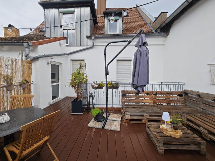 Ansicht zum Haus mit Zugang