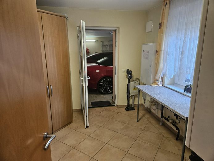 Provisionsfreier Bungalow in ruhiger Lage – HWR Richtung Garage