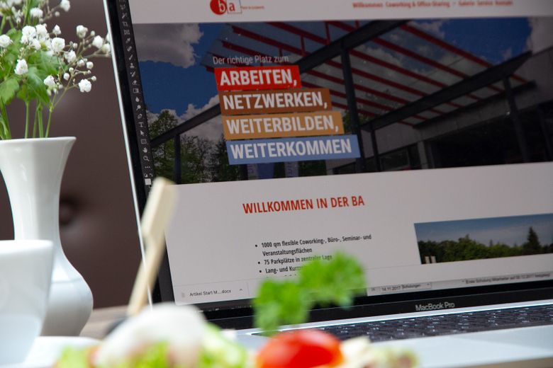 Flexible Coworking-, Büro-, Besprechungs- und Seminarräume zu vermieten! – Einzelarbeitsplatz