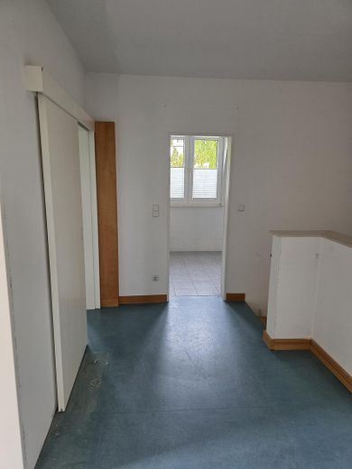 Rara opportunità nel Kreuzviertel: appartamento su due livelli, ca. 145 m², 4 locali, balcone – senza provvigione – 3. OG_Diele (2)
