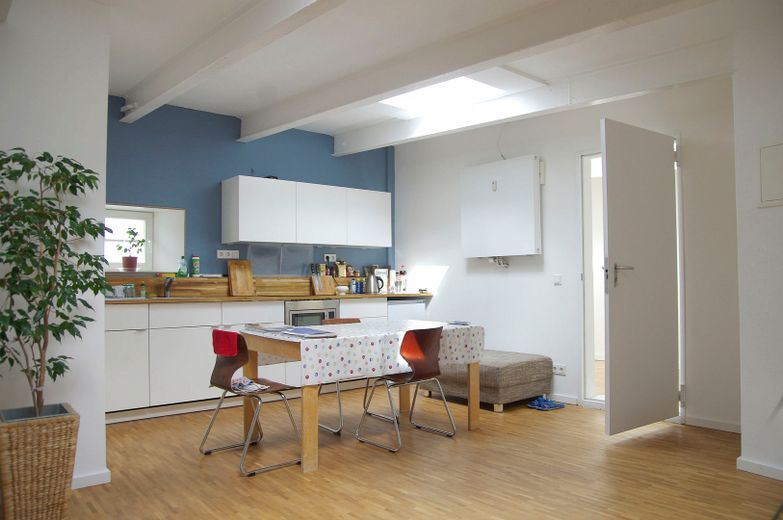 DG Maisonette-Townhouse mit Atelier – Wohnen und Arbeiten unter einem Dach – DG Einlieger Wohnküche