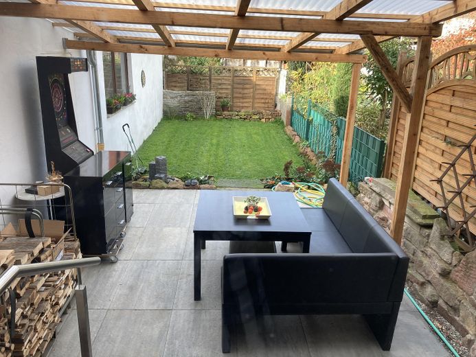 Terrasse mit Garten