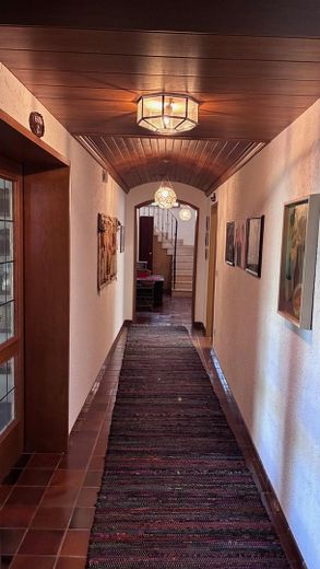 Villa d'architetto in stile Bauhaus con vista sulla valle del Main – Flur UG