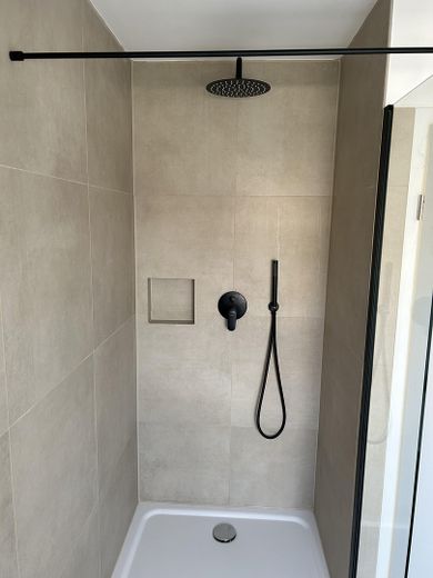 exklusive penthouseartige Dachgeschosswohnung mit großzügiger Dachterrasse in Dortmund-Kirchhörde – Dusche oben