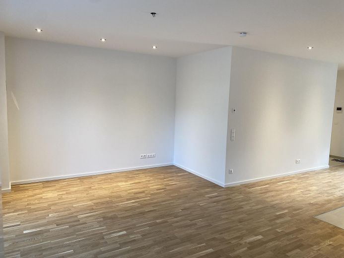 Wohnen am See in der Natur: Moderne Wohnung mit Terrasse und Garten – Foto 11